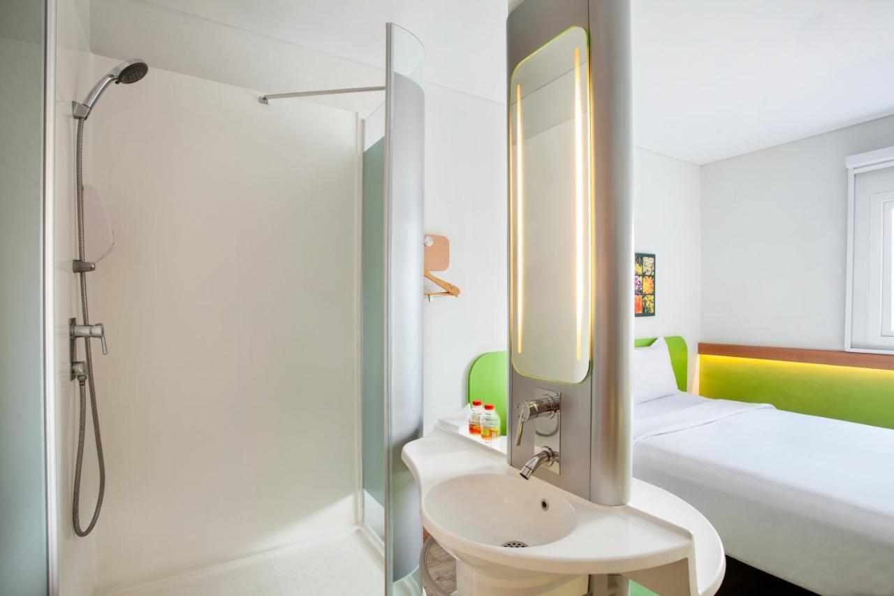 Ibis Budget Semarang Tendean Exteriör bild
