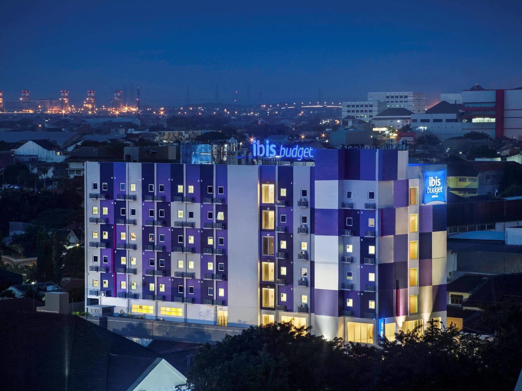 Ibis Budget Semarang Tendean Exteriör bild
