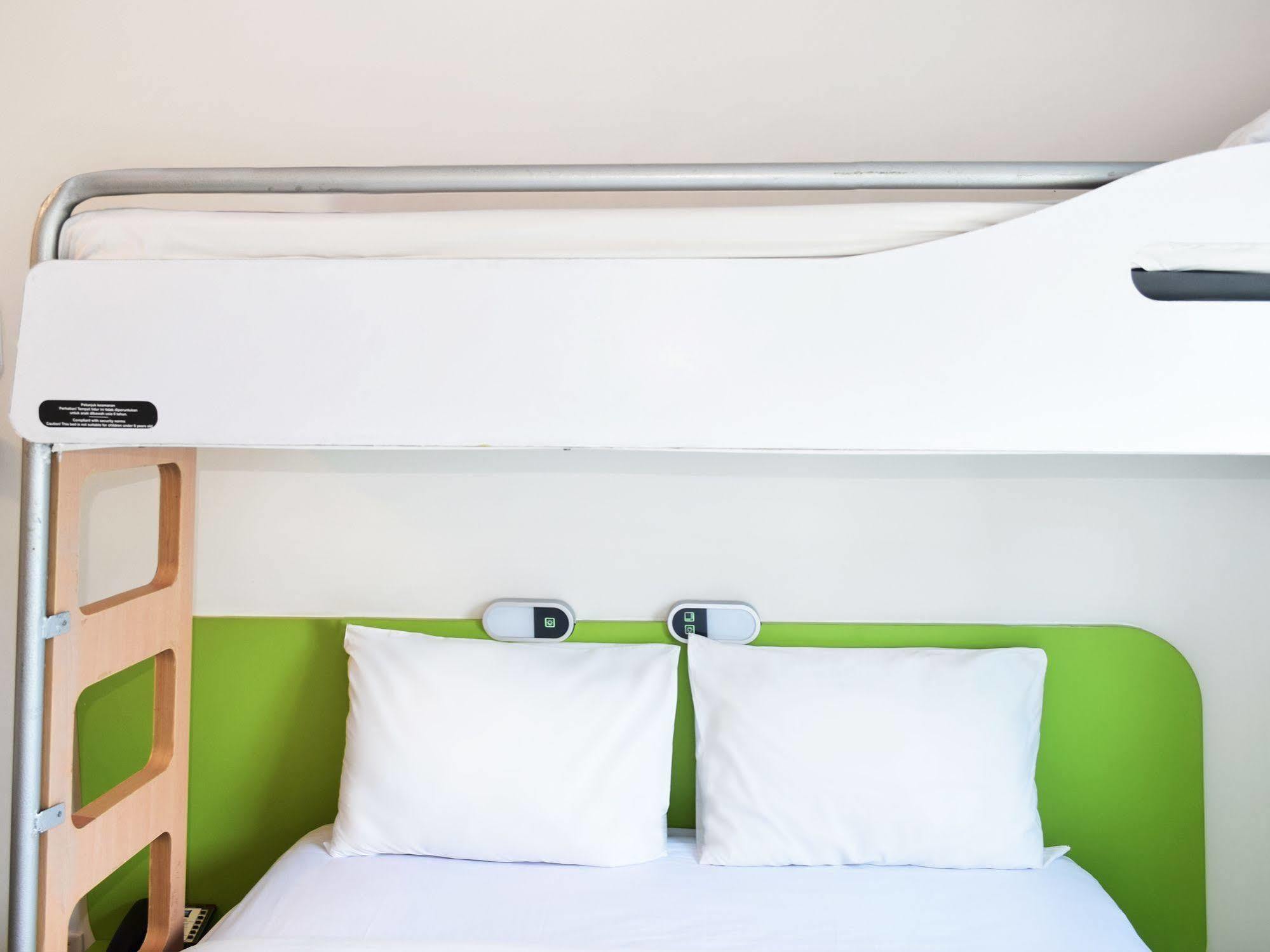 Ibis Budget Semarang Tendean Exteriör bild