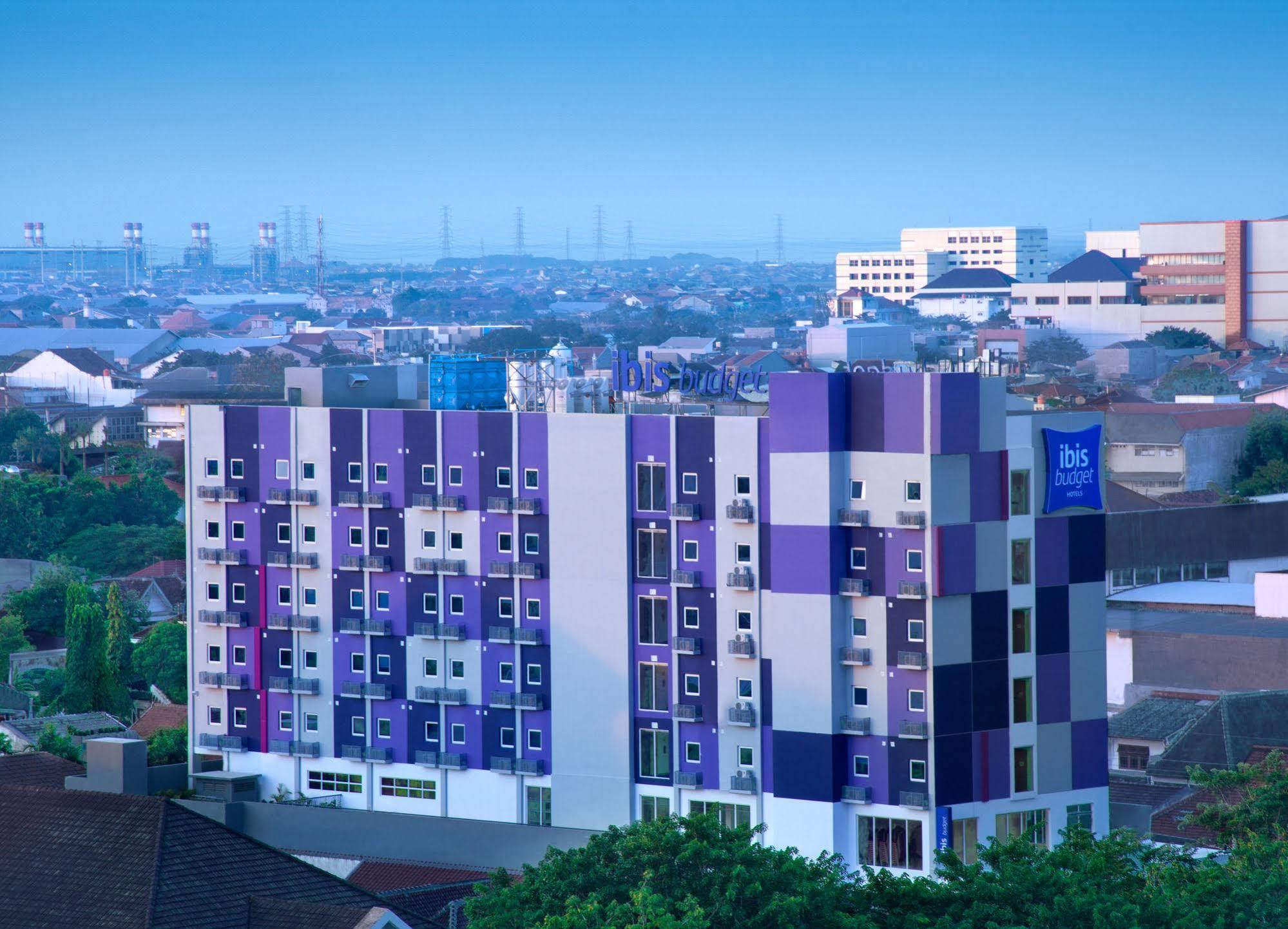 Ibis Budget Semarang Tendean Exteriör bild